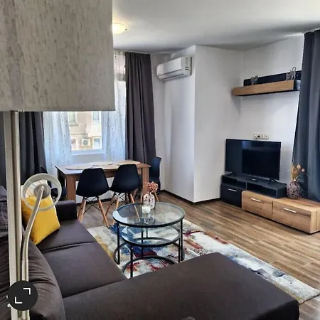 Apartamento Aпартамент-софия/ Newhome Lux