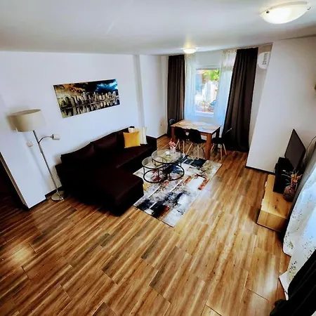 Aпартамент-софия/ Newhome Lux Apartman